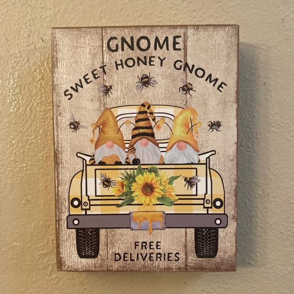 Gnome Sweet Honey Gnome Farmhouse Sign, Honey Bee Gnome Sign, Farmhouse Decor - Picture 1 of 13